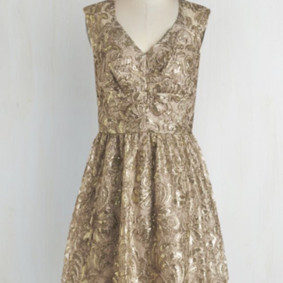Decode 1.3 Champagne Sequin Party Dress with Keyhole Back, Size 10 - Picture 2 of 10